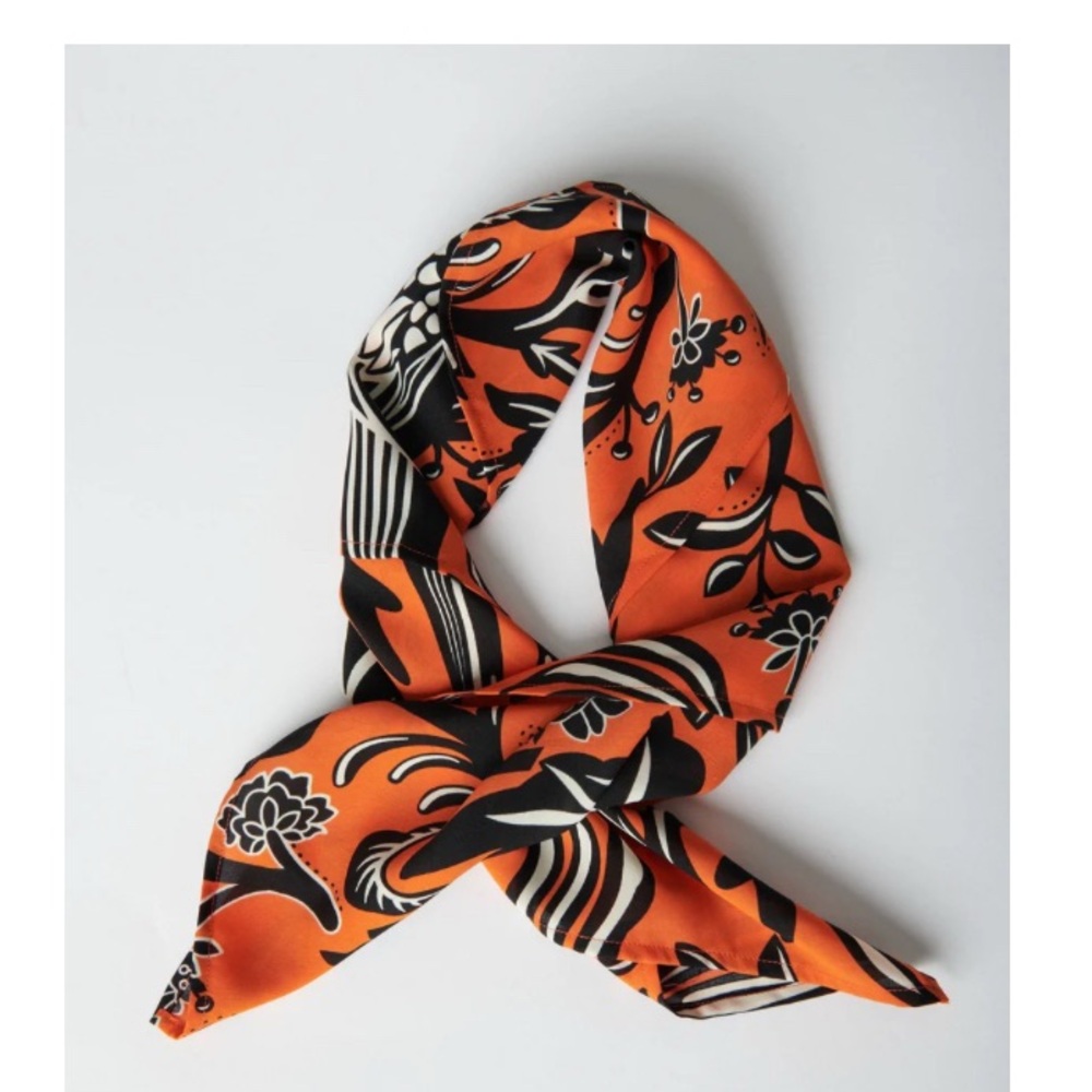 *RARE FIND* Unique Vintage Orange and Black Parrot Patterned Hair Scarf